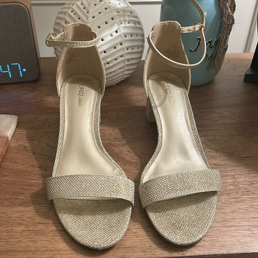 golg sparkly heels